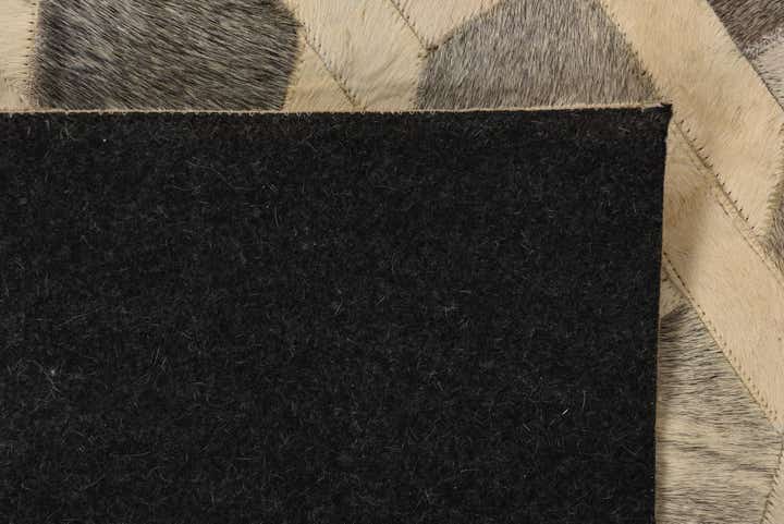 5' 1 x 8' Cowhide Rug