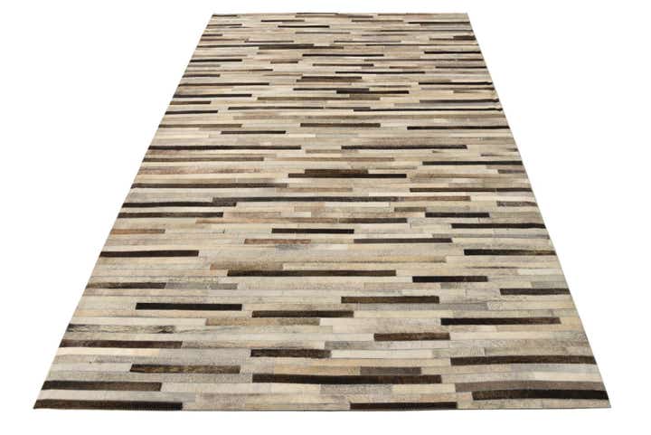 5' 1 x 8' Cowhide Rug