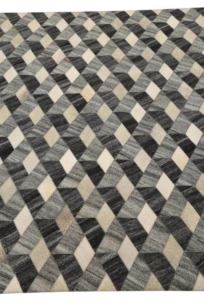 4' 10 x 8' Cowhide Rug
