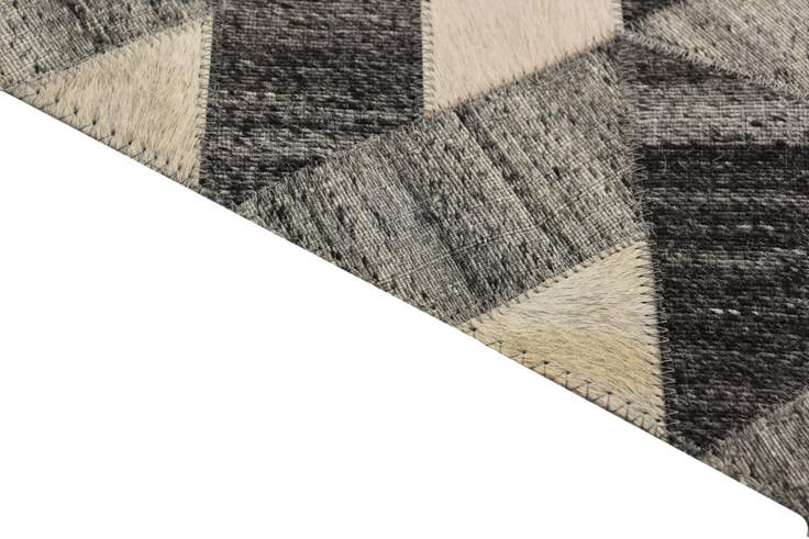 Detail image of 4' 10 x 8' Cowhide Rug