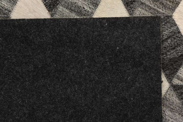 4' 10 x 8' Cowhide Rug