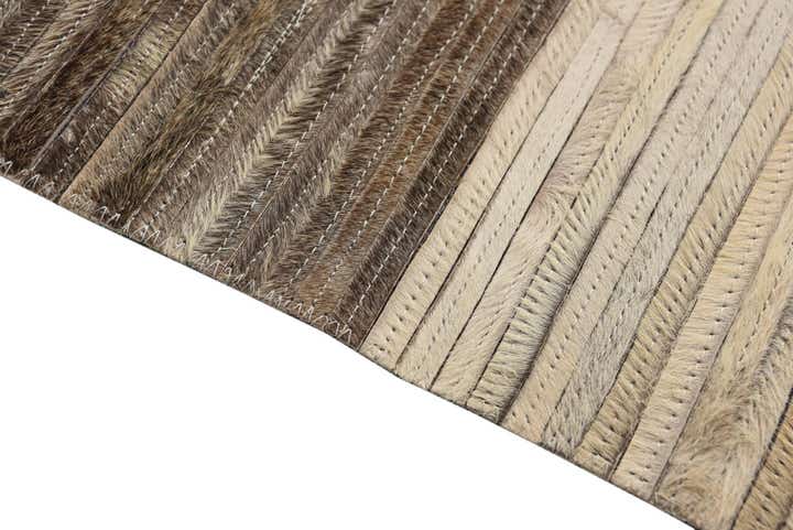 5' x 8' 3 Cowhide Rug