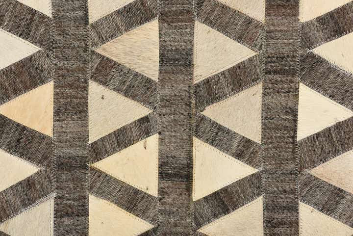5' 2 x 8' Cowhide Rug