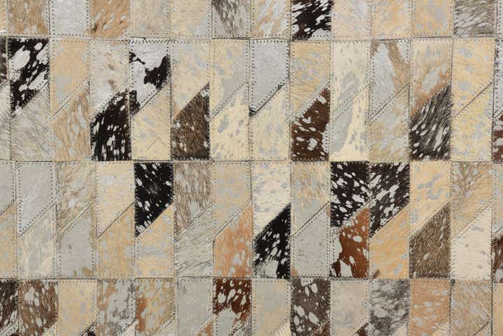 5' 4 x 7' 7 Cowhide Rug