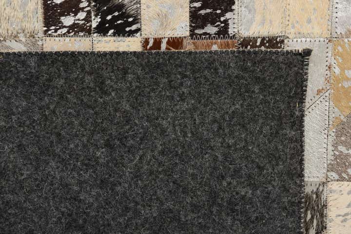 5' 4 x 7' 7 Cowhide Rug