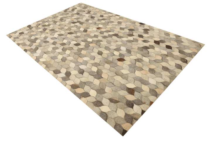 5' 1 x 8' Cowhide Rug