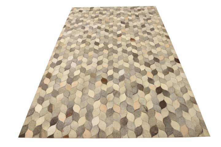 5' 1 x 8' Cowhide Rug