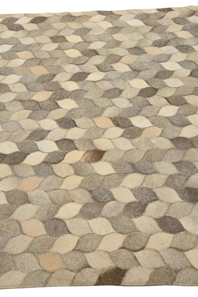 5' 1 x 8' Cowhide Rug