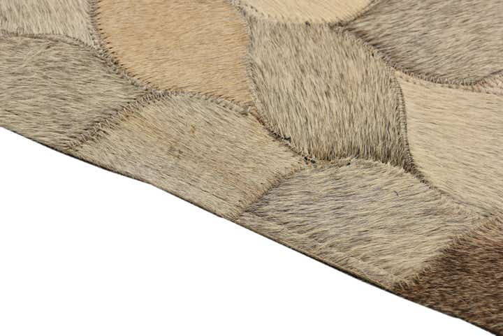 5' 1 x 8' Cowhide Rug