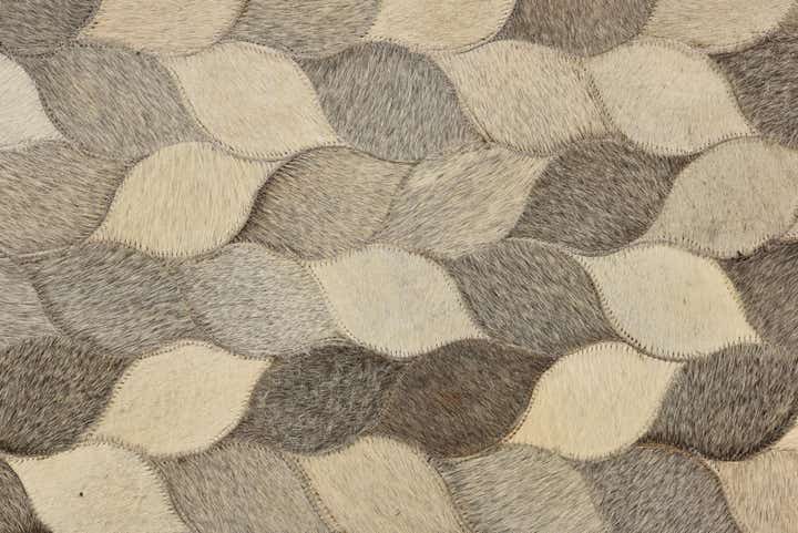 5' 1 x 8' Cowhide Rug