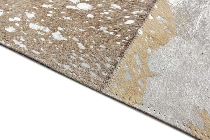 5' 1 x 8' Cowhide Rug