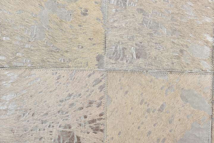 5' 1 x 8' Cowhide Rug