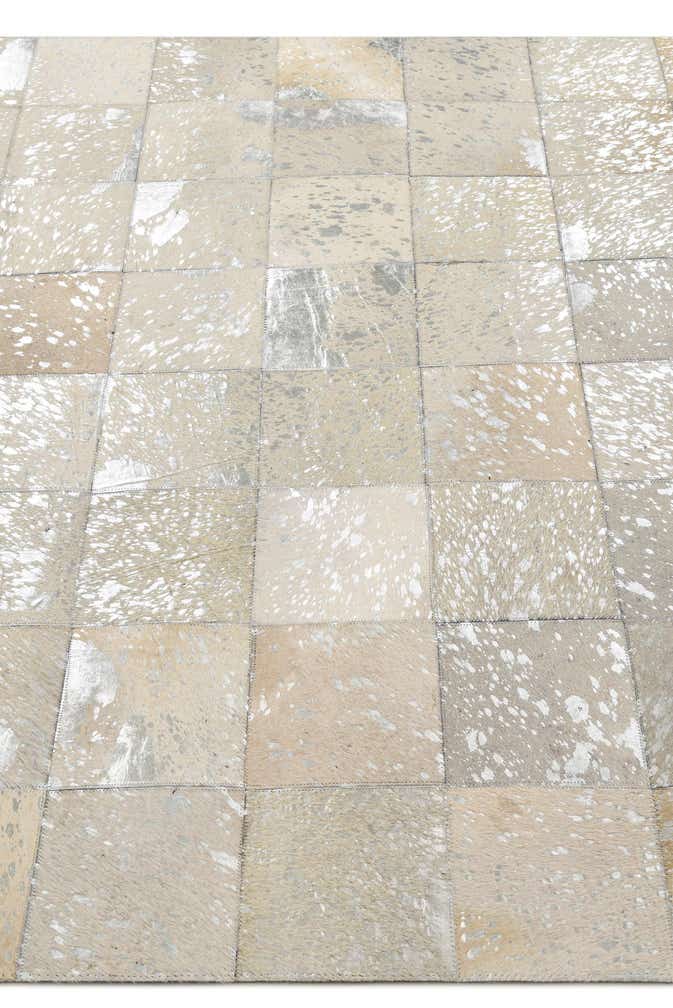 5' 2 x 8' Cowhide Rug