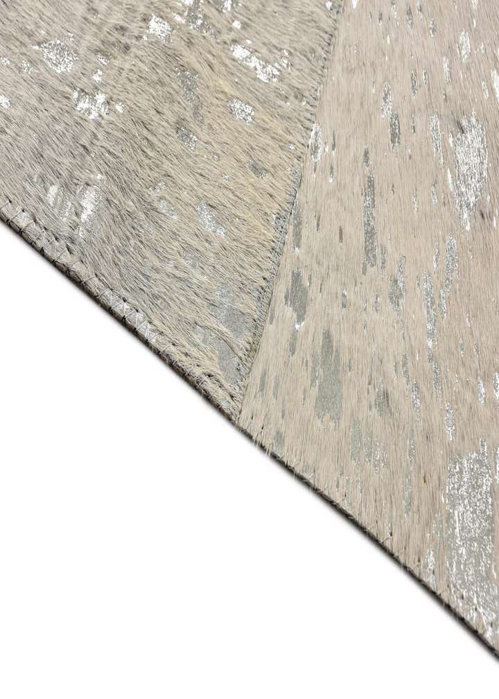 5' 1 x 8' Cowhide Rug