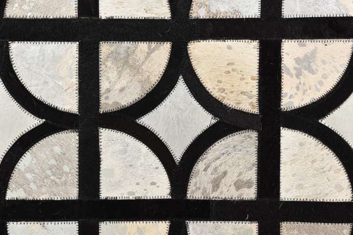 5' 3 x 7' 7 Cowhide Rug