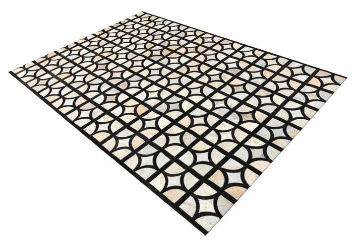 5' 3 x 7' 7 Cowhide Rug