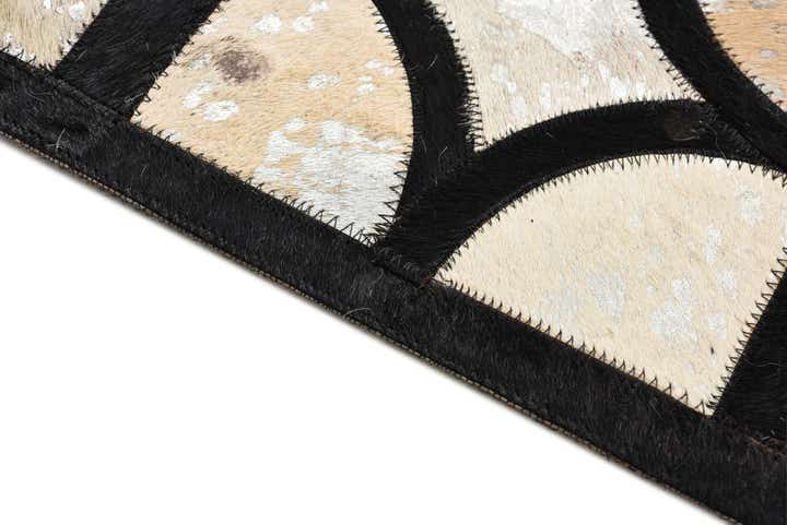 5' 3 x 7' 7 Cowhide Rug