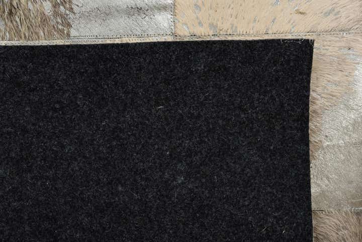 5' 1 x 8' Cowhide Rug