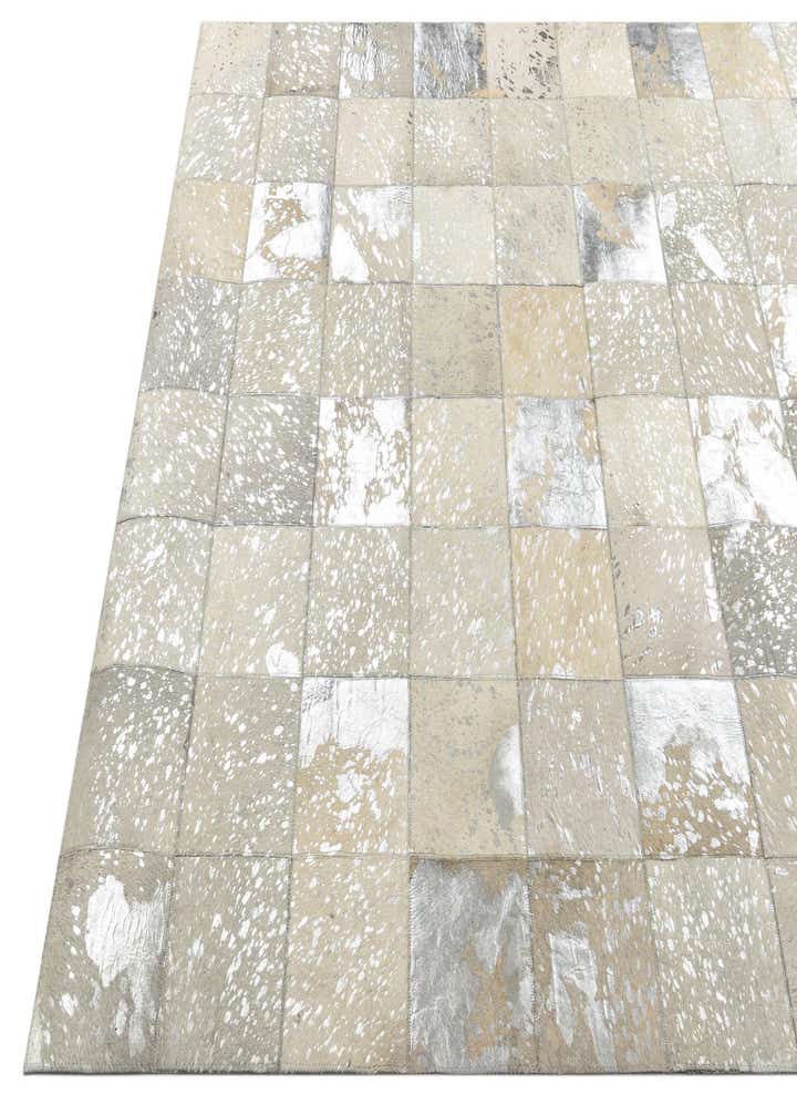 5' 1 x 8' Cowhide Rug