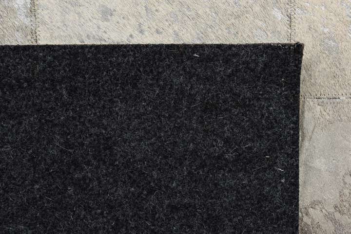 5' 1 x 8' Cowhide Rug
