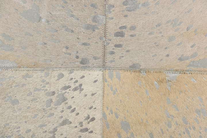 5' 1 x 8' Cowhide Rug