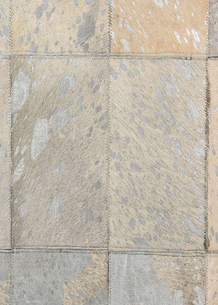 5' 1 x 8' Cowhide Rug