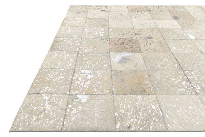 5' 1 x 8' Cowhide Rug