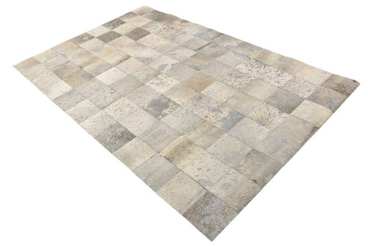 5' 1 x 8' Cowhide Rug