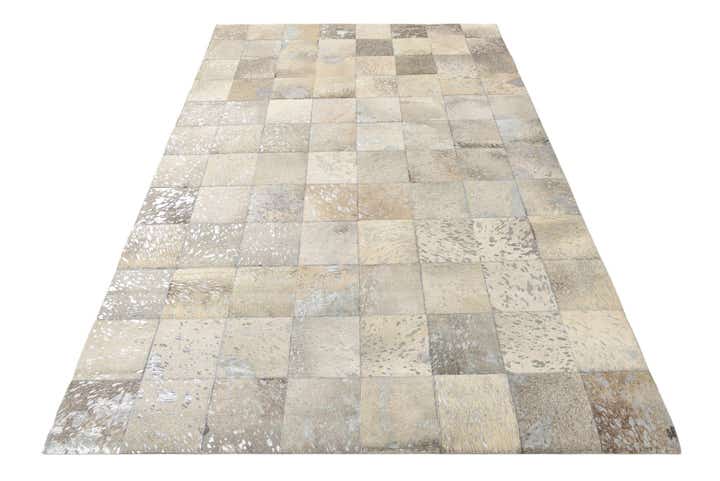 5' 1 x 8' Cowhide Rug