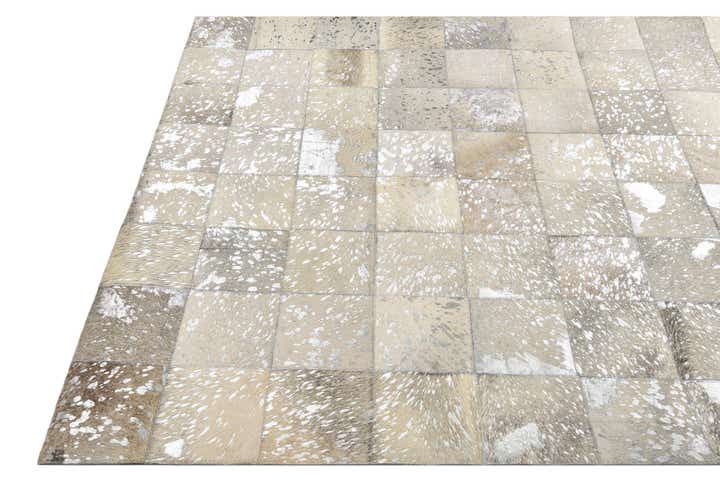 5' 1 x 8' Cowhide Rug