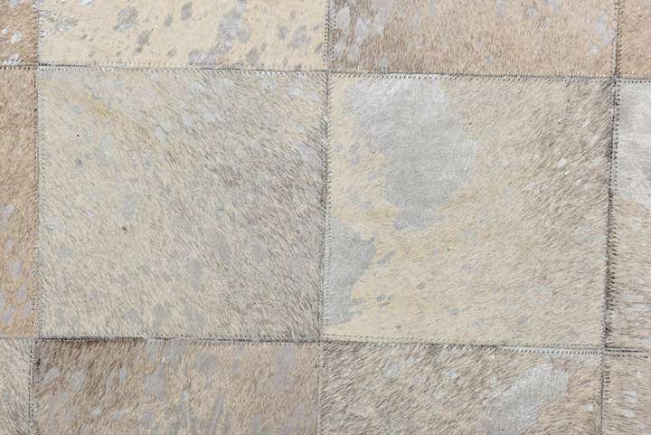 5' 1 x 8' Cowhide Rug