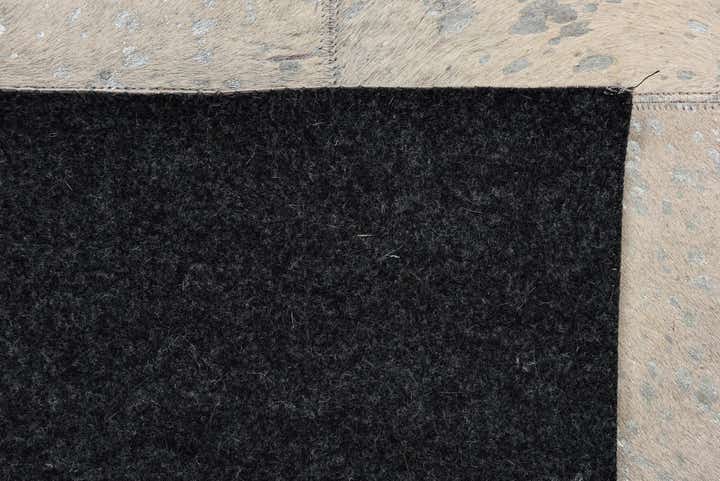 5' 1 x 8' Cowhide Rug