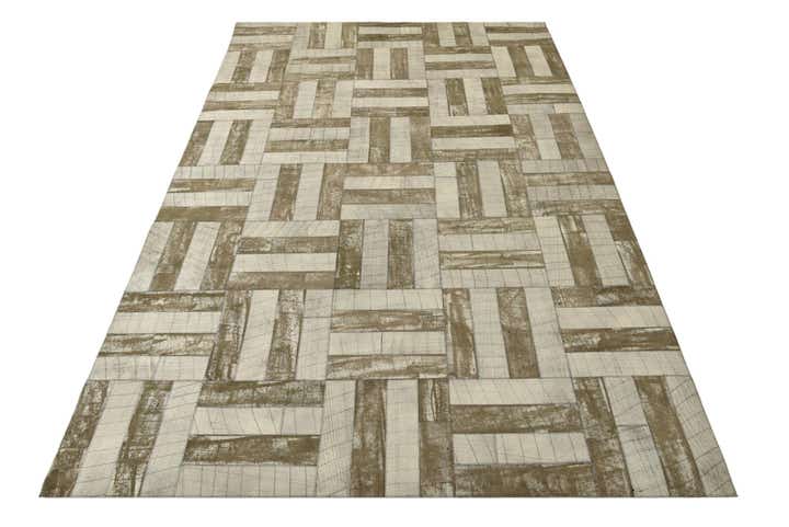 5' x 7' 10 Cowhide Rug