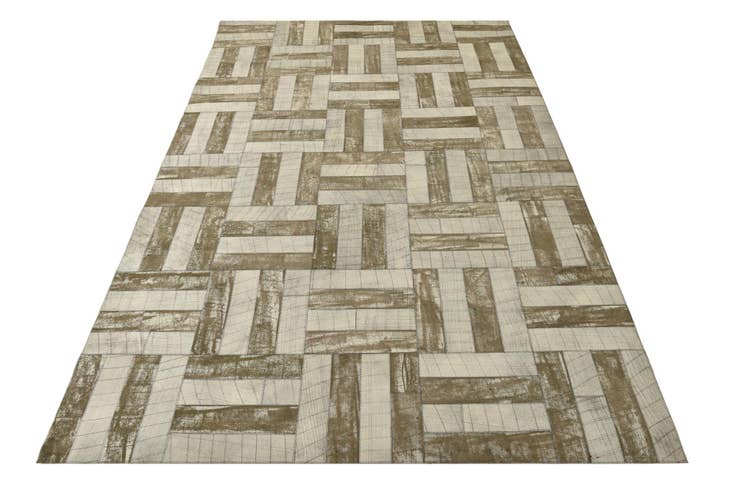 Detail image of 5' x 7' 10 Cowhide Rug