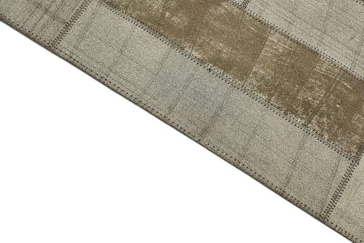 5' x 7' 10 Cowhide Rug