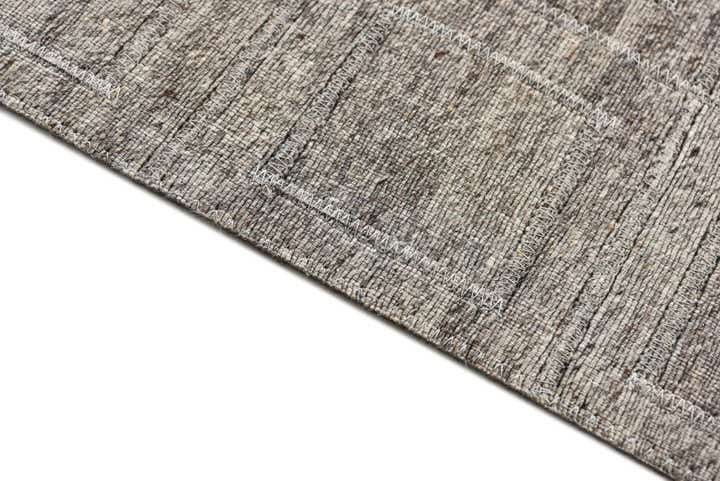 5' x 7' 7 Cowhide Rug