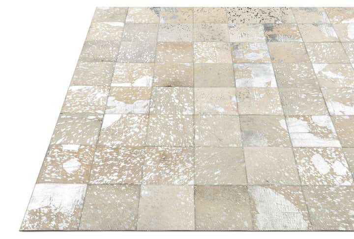 5' 1 x 8' Cowhide Rug
