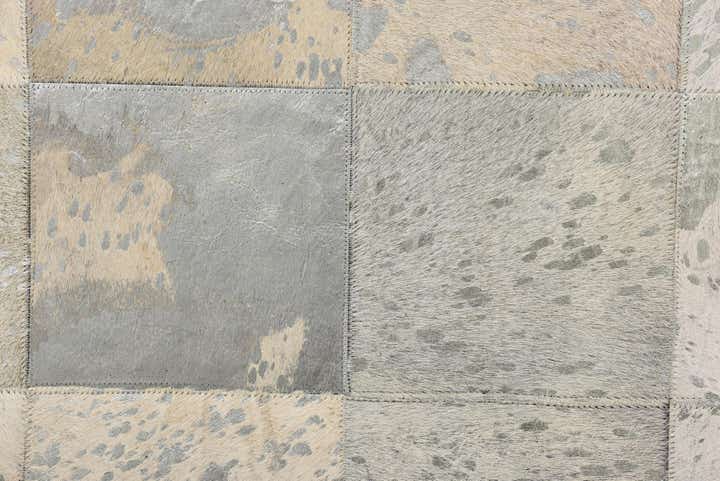 5' 1 x 8' Cowhide Rug