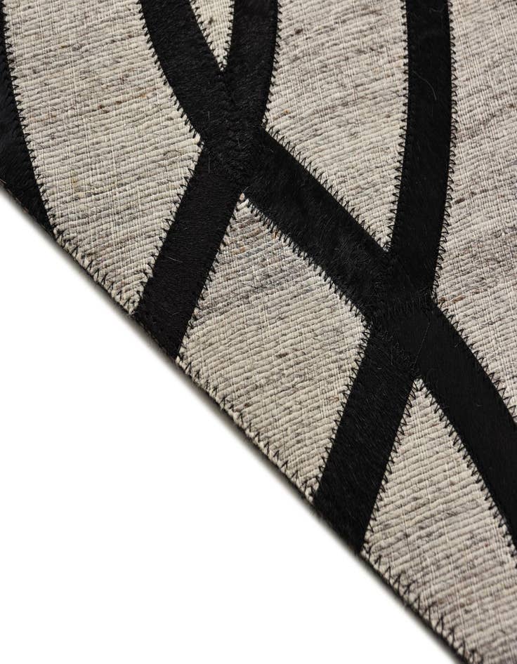 Detail image of 5' x 7' 10 Cowhide Rug