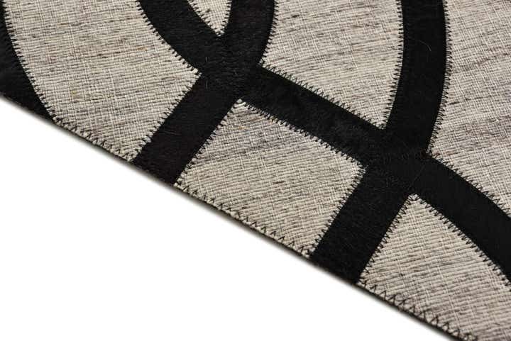 5' x 7' 10 Cowhide Rug