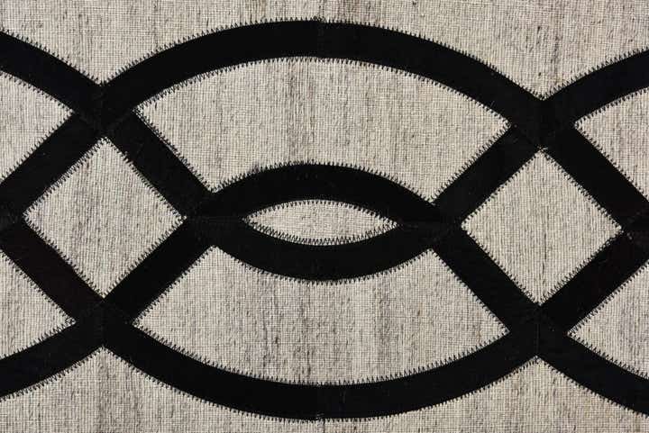 5' x 7' 10 Cowhide Rug