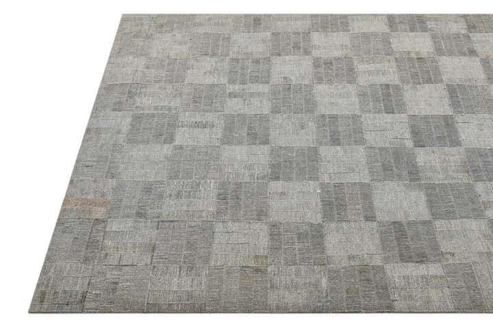 4' 2 x 6' 5 Cowhide Rug