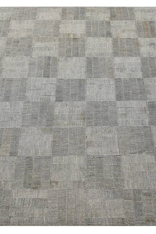 Detail image of 4' 2 x 6' 5 Cowhide Rug