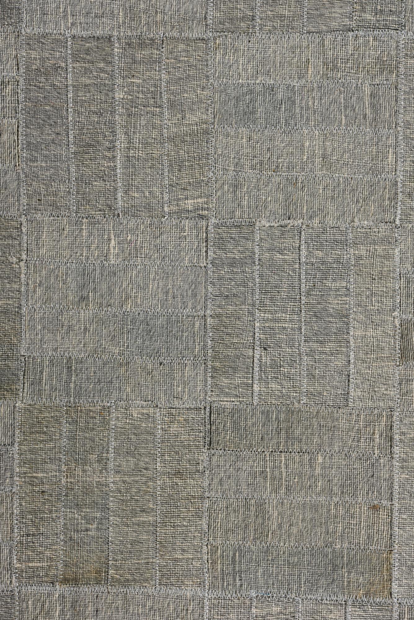 4' 2 x 6' 5 Cowhide Rug