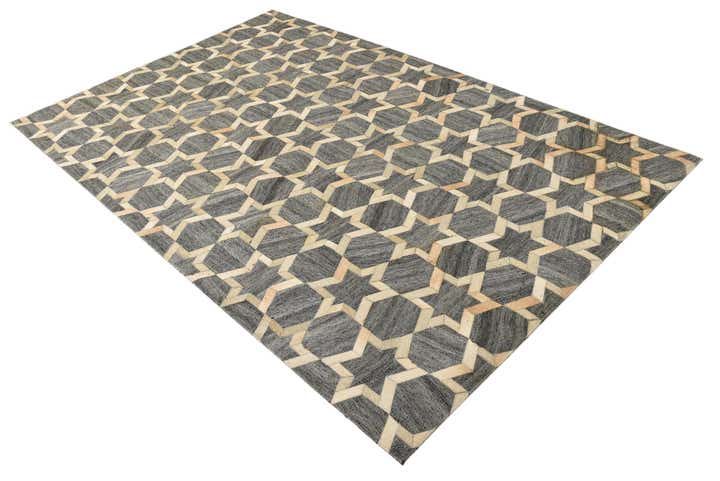 5' x 7' 9 Cowhide Rug