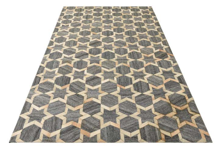 5' x 7' 9 Cowhide Rug