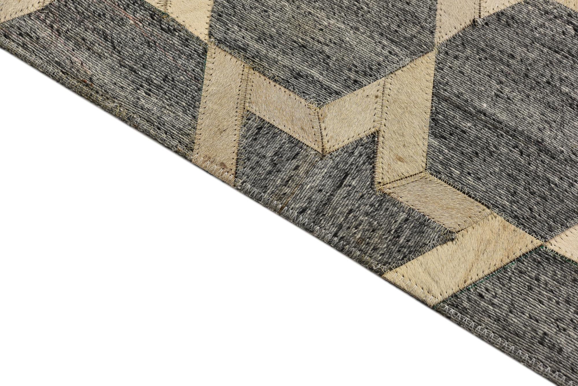 5' x 7' 9 Cowhide Rug