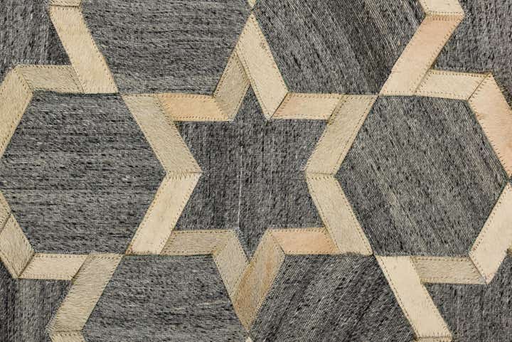 5' x 7' 9 Cowhide Rug