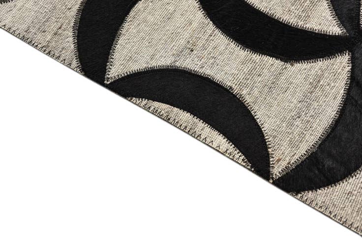 Detail image of 5' x 7' 9 Cowhide Rug