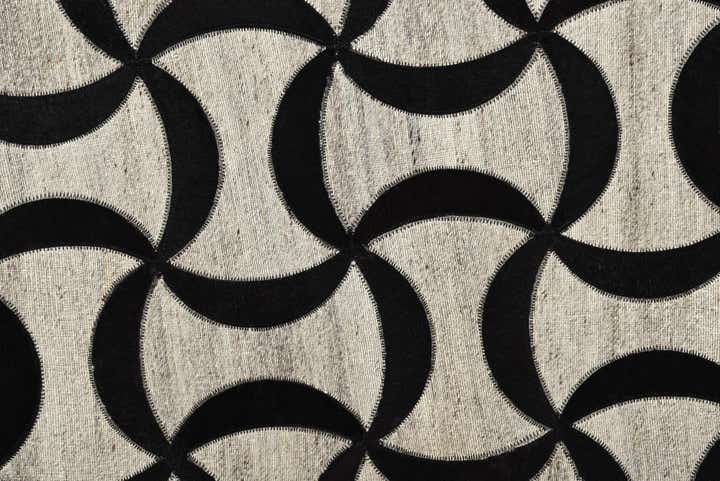 5' x 7' 9 Cowhide Rug